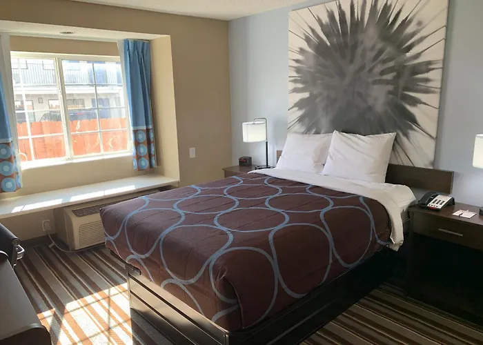 Super 8 By Wyndham Joliet