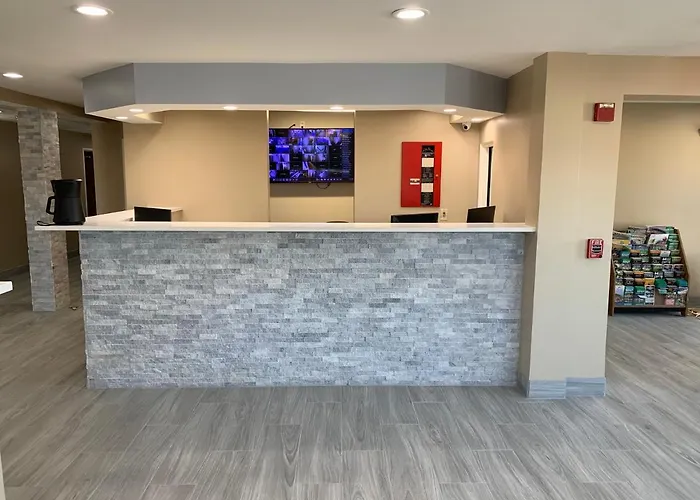 Super 8 By Wyndham Inn