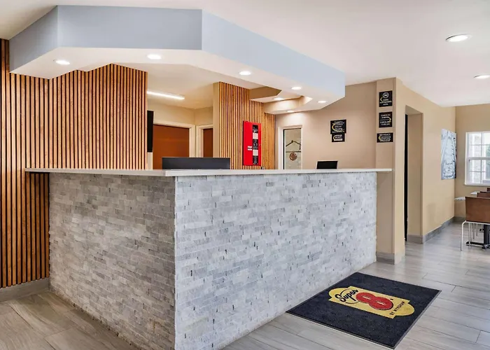 Super 8 By Wyndham Inn 2*