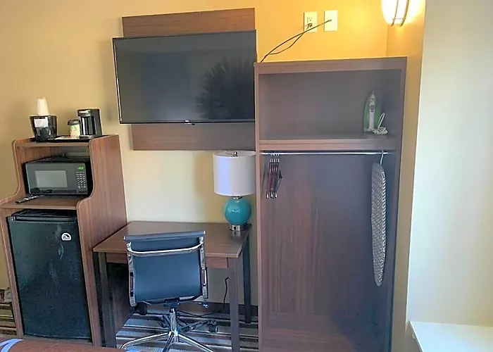 Super 8 By Wyndham Inn 2*